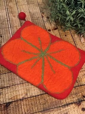 ♥️5/25$ wool pouch